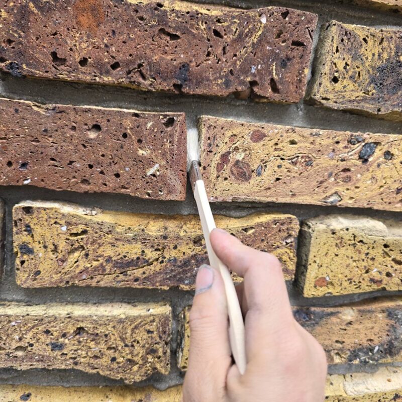 プライマー塗布の様子です。