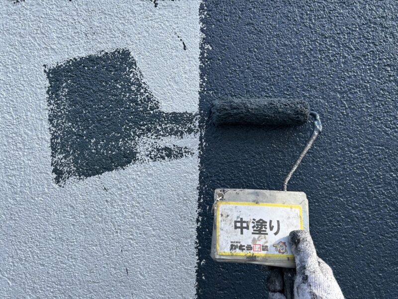 中塗りの様子です。