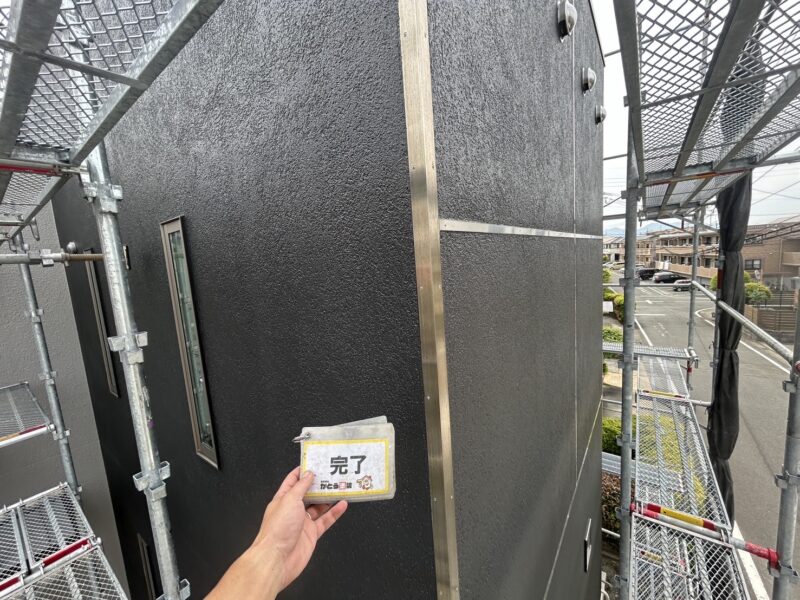 汚れが付着しにくく、雨水で汚れが落ちやすい塗料を使用していますので、外壁を常に清潔な状態に保ちます。