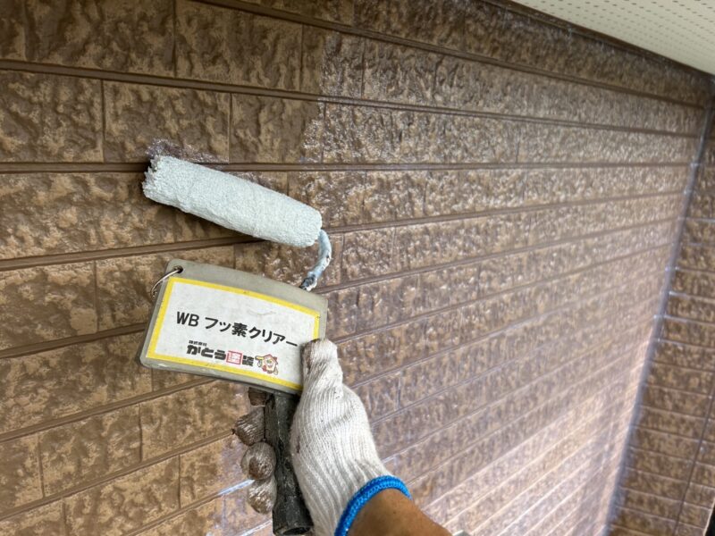 最後にクリアー塗装をし、艶をプラスします。