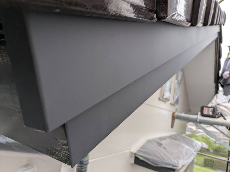 破風板の劣化は、弊社では塗装と板金を巻きのご提案をいたします