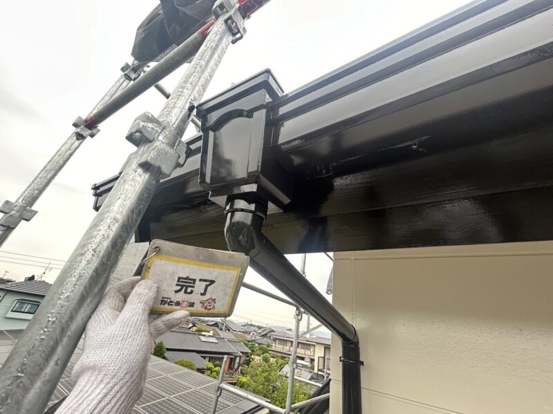 耐候性の高い塗料を使用していますので、塗り立ての艶や綺麗さを長続きしてくれます。