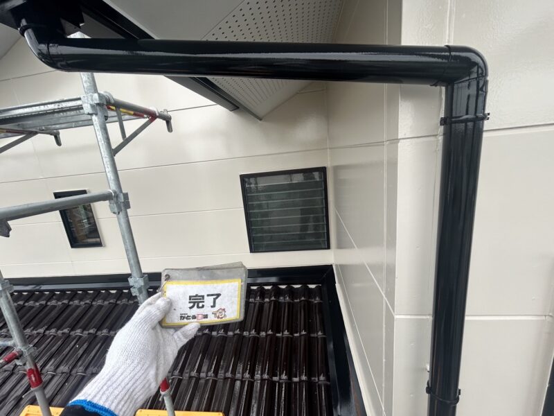 カーブした部分や外壁側も塗り残しなく、丁寧に施工できました。