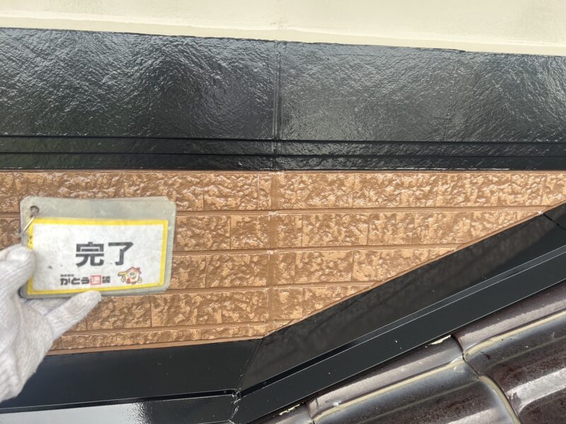 付帯部はすべて黒系で統一していますので、家全体をグッと引き締めてくれます。