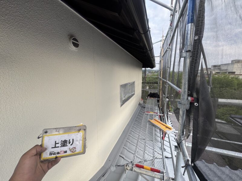 とても落ち着いた色味で、全国的に人気のカラーで塗装しています。