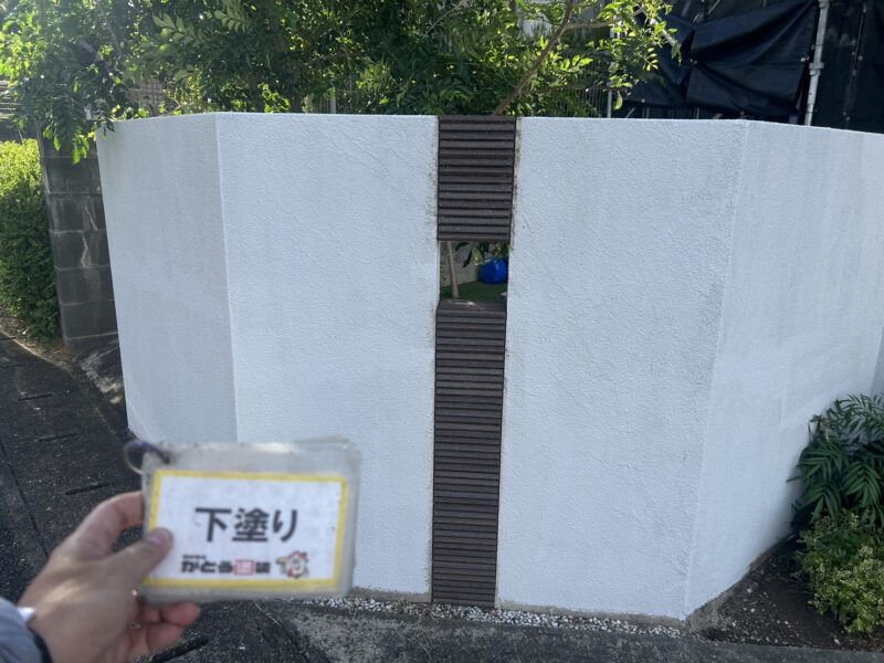下塗り完了しました。
