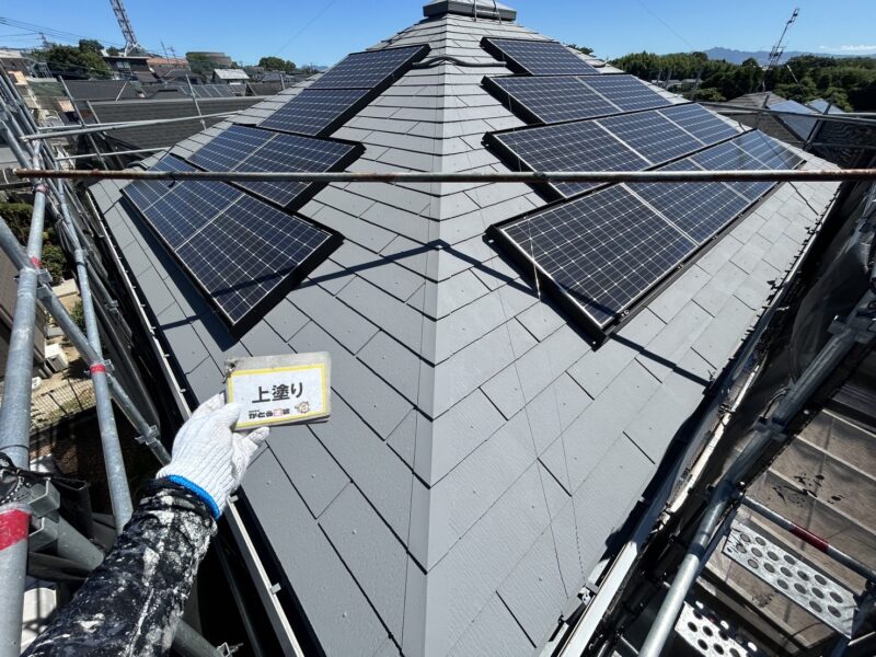 高い断熱・遮熱性のあるガイナを屋根に塗ることで、夏は涼しく冬は暖かい快適な住空間を実現します。