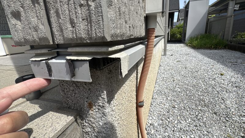 破損箇所の水切りは、板金を加工し取り付ける板金工事をおこないます。