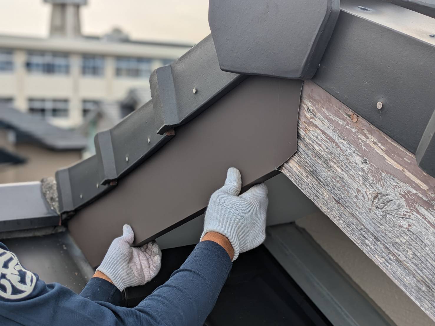 熊本市北区S様邸外壁塗装　破風板に板金を取り付け、綺麗になりました