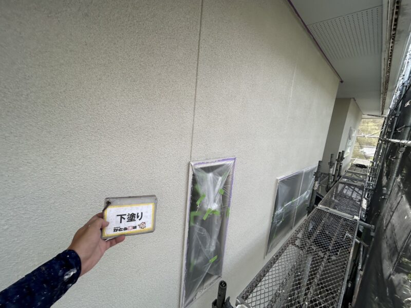 下塗り完了しました。