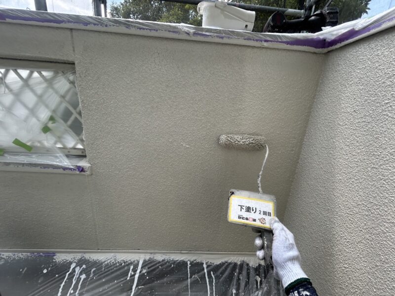 下地をしっかり作ることで、上塗り材のノリが良くなります。