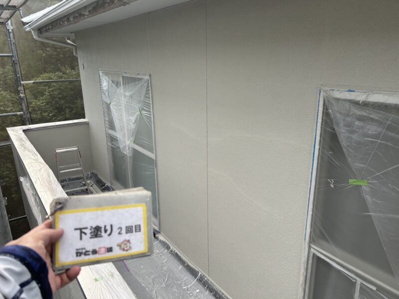 下塗り2回目完了しました。