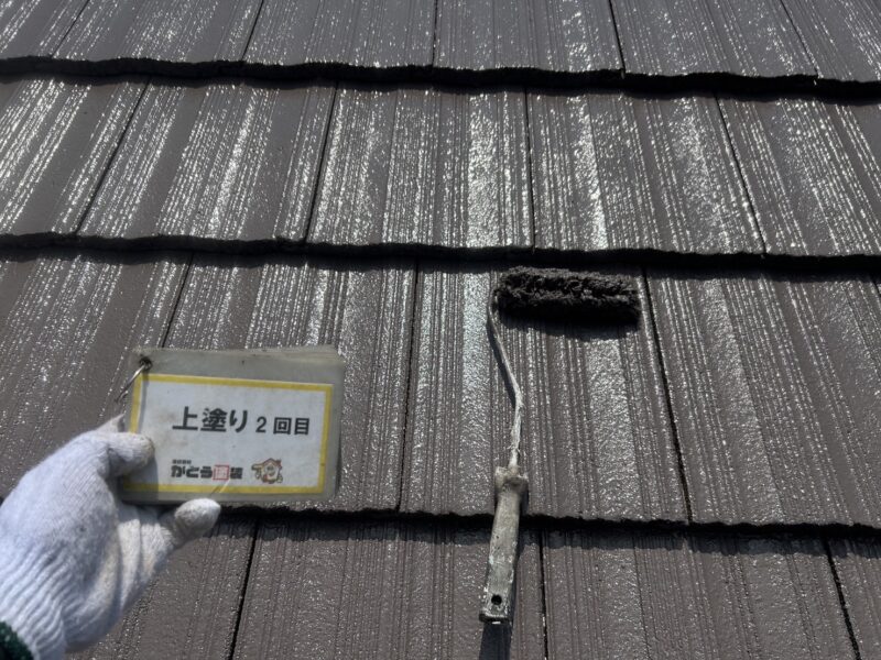 塗料を塗り重ねることで、強靭な塗膜を形成することができます。