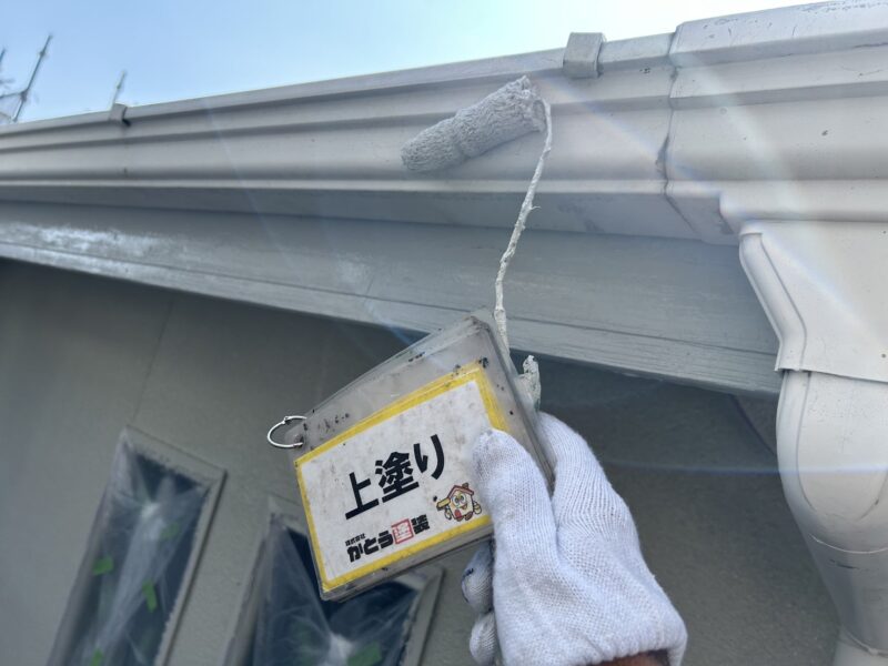 塗膜の劣化を防ぎ、防カビ防藻性のある超低汚染性の塗料を使用しています。