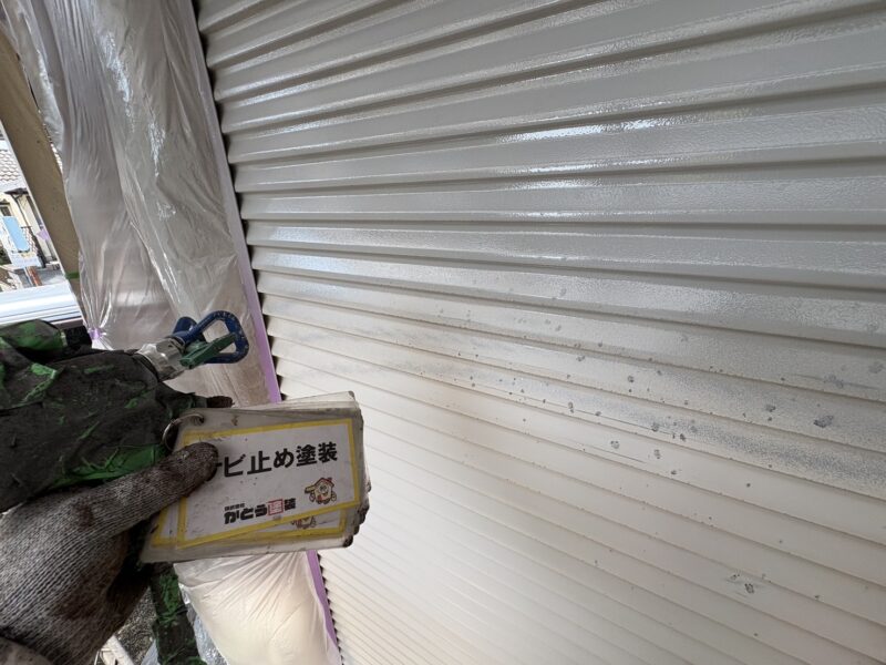 サビ止め塗装の様子です。