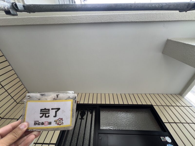 清潔感のあるホワイトの天井が玄関周りをパッと明るくしてくれます。