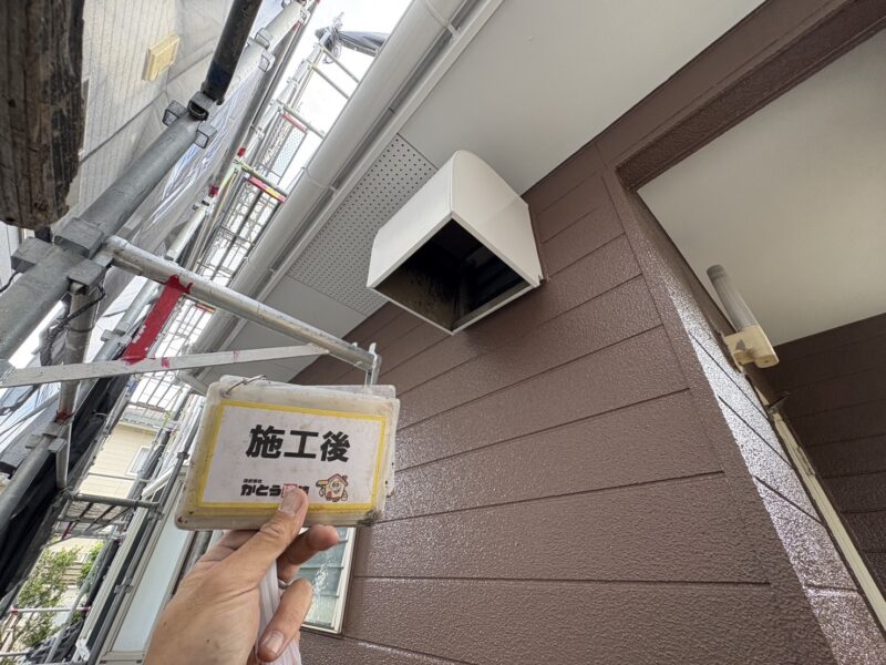 付帯部はすべて耐候性の高い塗料を使用し、ホワイトで優しい明るい印象になりました。