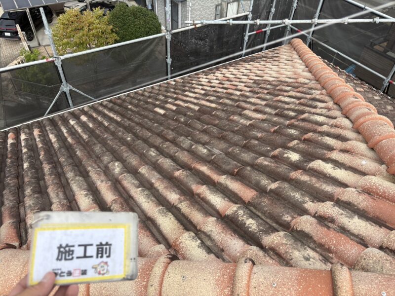 汚れがびっしりと付着していました。<br />塗装前に汚れをしっかり落とします。