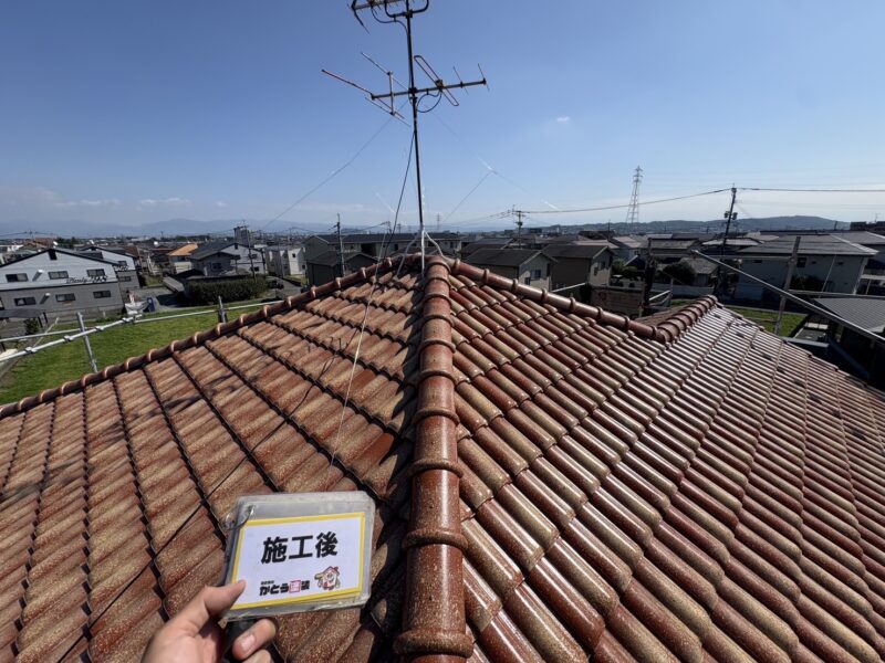 丁寧に塗り重ねてできた新しい塗膜が、汚れやコケ・藻の付着を防いで綺麗な状態を保ってくれます。