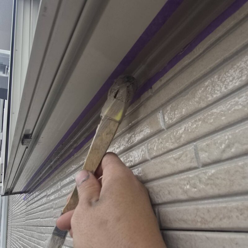 目立たない下の方も手を抜くことなく施工していきます。