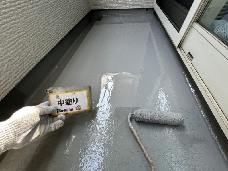 中塗りの様子です。