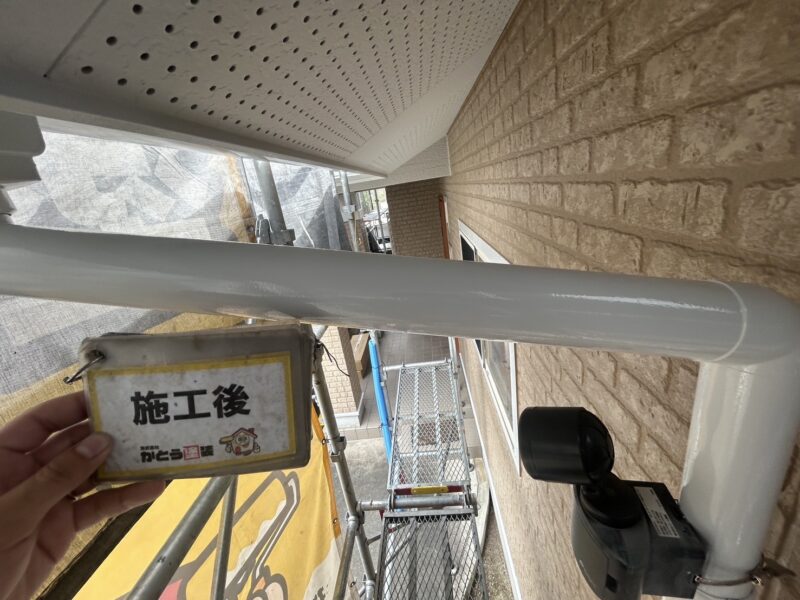 雨樋は、写真からでも伝わる艶感です。