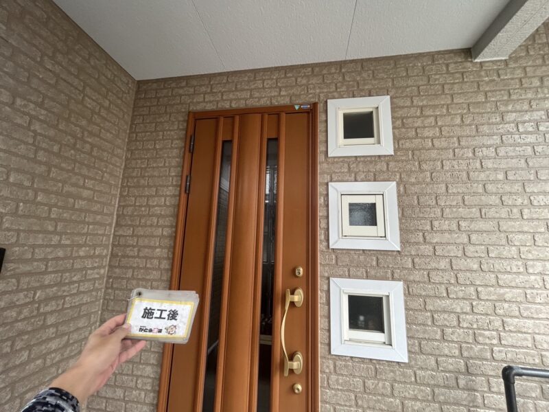 既存のサイディングの暖かみはそのままに、美しくお洒落にアップデートすることができました。