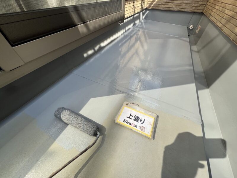 上塗りを行います。