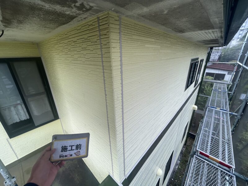 外観を今のイメージと大きく変えたいとのご要望で、単調にならないように1階と2階の色分けをご提案しました。