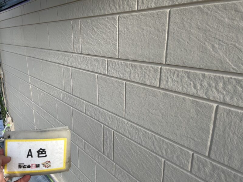 WB多彩仕上げ工法のA色塗布しました。