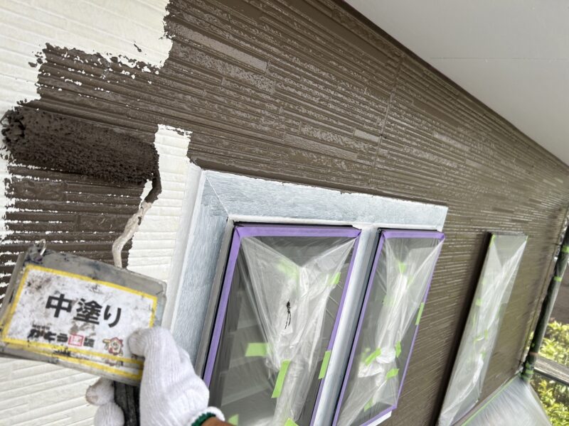 中塗りの様子です。