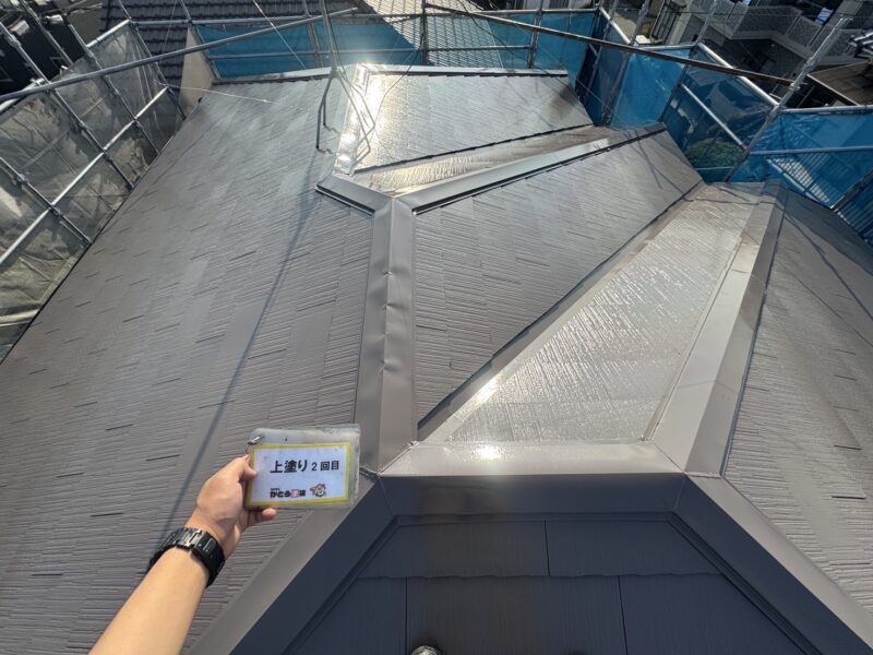 塗料の乾燥時間を守りながら、塗膜の厚みをしっかり持たせることで、耐久性を高めることができます。