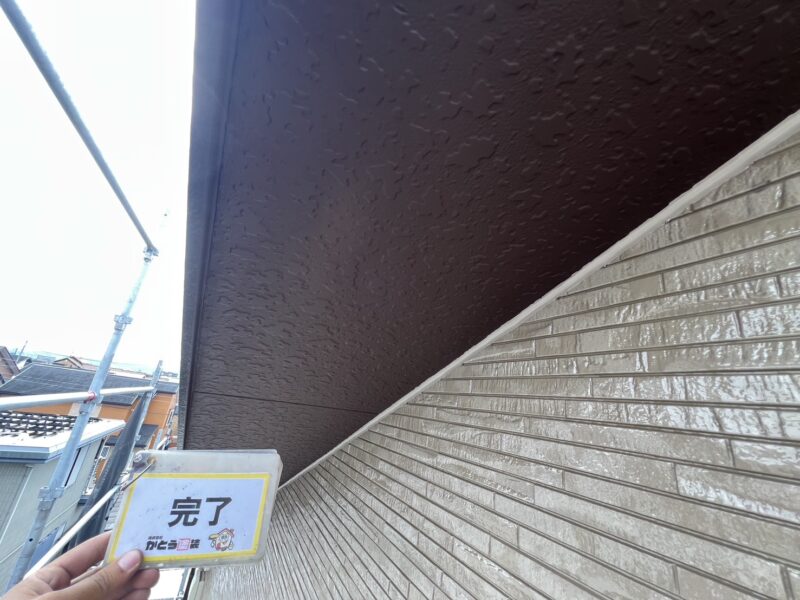 均一な艶と塗膜が、紫外線や雨風という過酷な環境からお住まいを守ります。