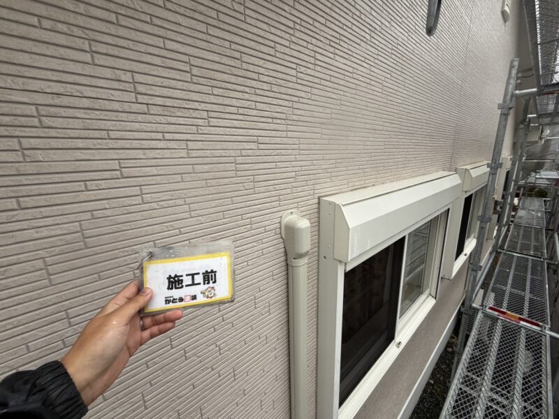 外壁の色や雰囲気は変えたくないとのご要望を頂き、今回はクリアー塗装をご提案しました。