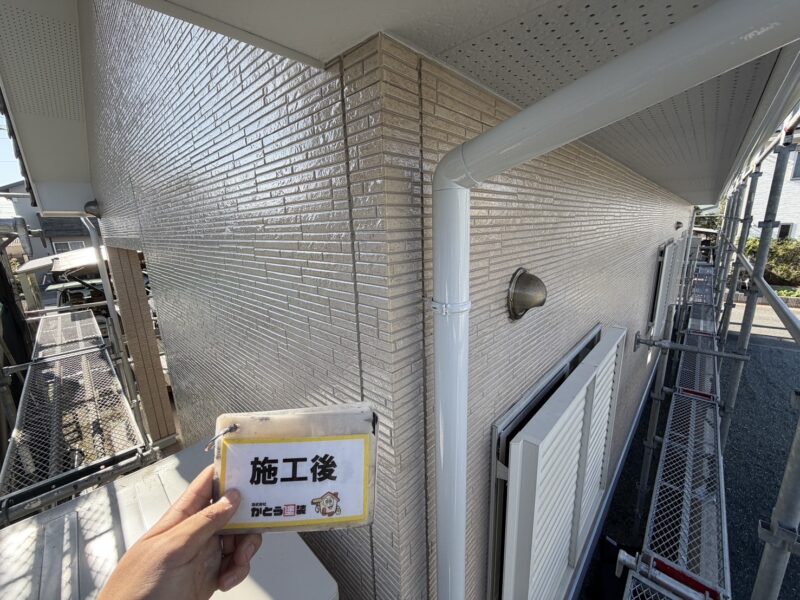 均一な艶と塗膜が紫外線や雨風、汚れからしっかり外壁を守ってくれます。