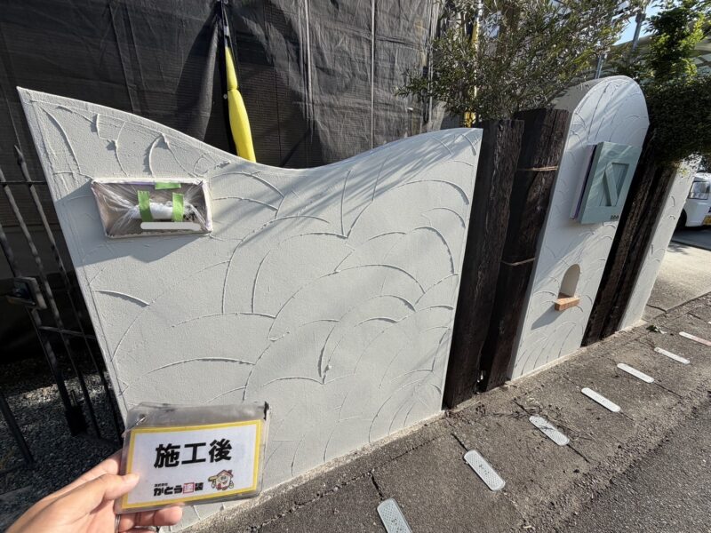 綺麗になったことで、コテ塗りの唯一無二の模様や質感が際立ち、より一層魅力的な外観を演出してくれています。