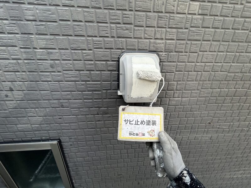 サビ止め塗装の様子です。