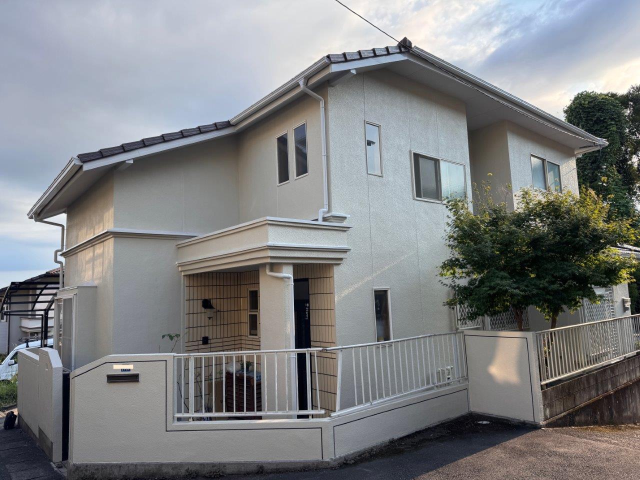【熊本市西区I様邸】外壁塗装の施工事例｜ひび割れに強い柔軟性に優れた塗料で塗替え