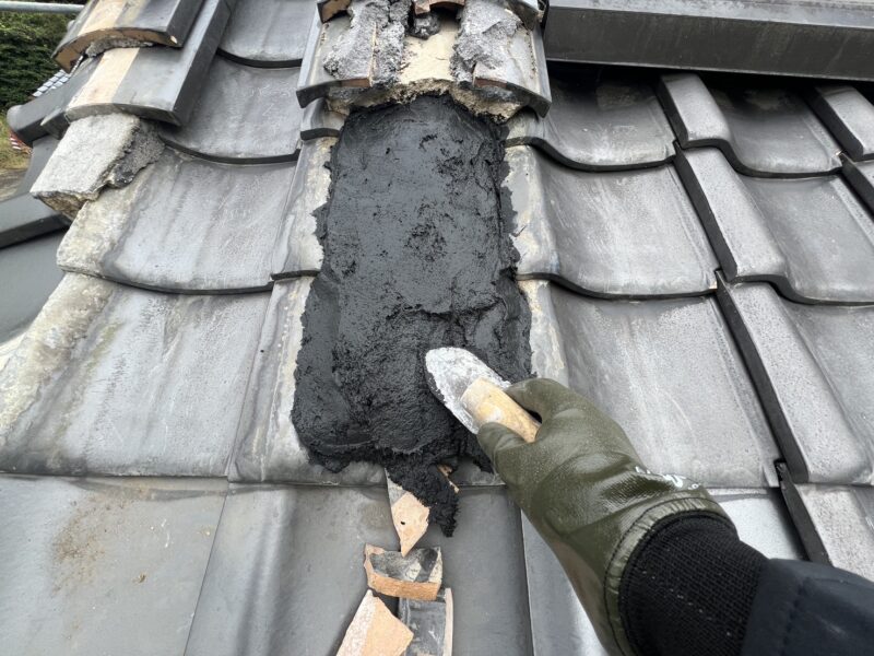 なんばん漆喰を土台に使用します。