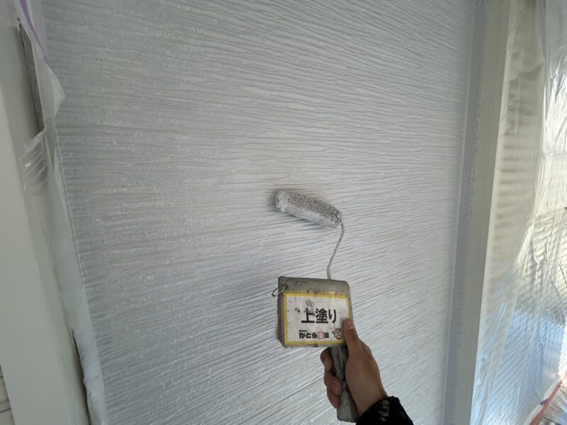 紫外線に強く、高い耐候性が特徴の無機塗料を使用しています。