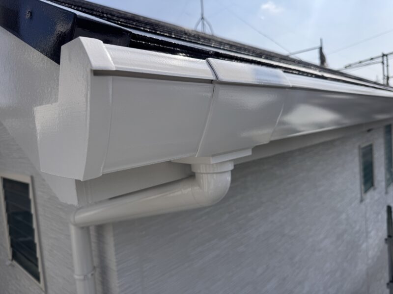 付帯部は耐候性の高い塗料で、塗り立ての艶々の仕上がりを維持してくれます。