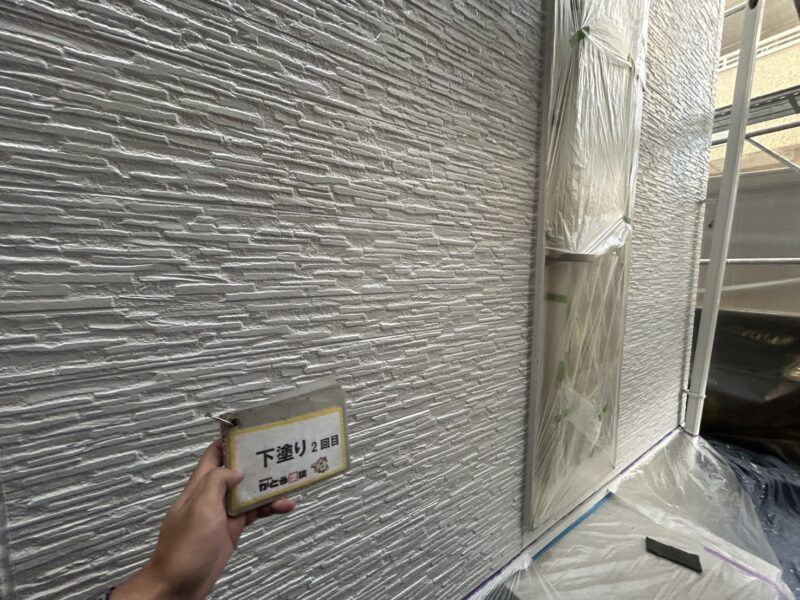 下塗り2回目完了しました。