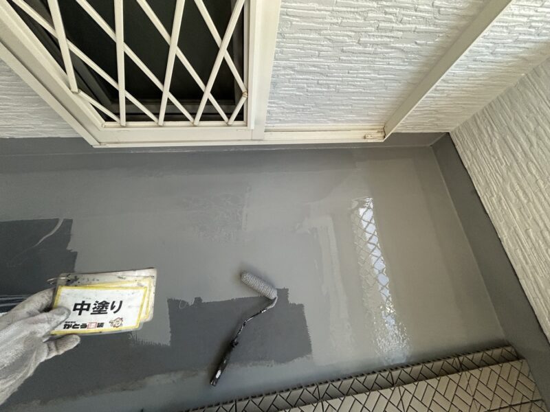 中塗りの様子です。