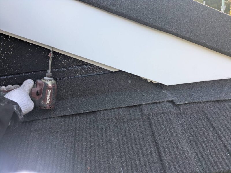 サイズ通り加工し、取り付けていきます。