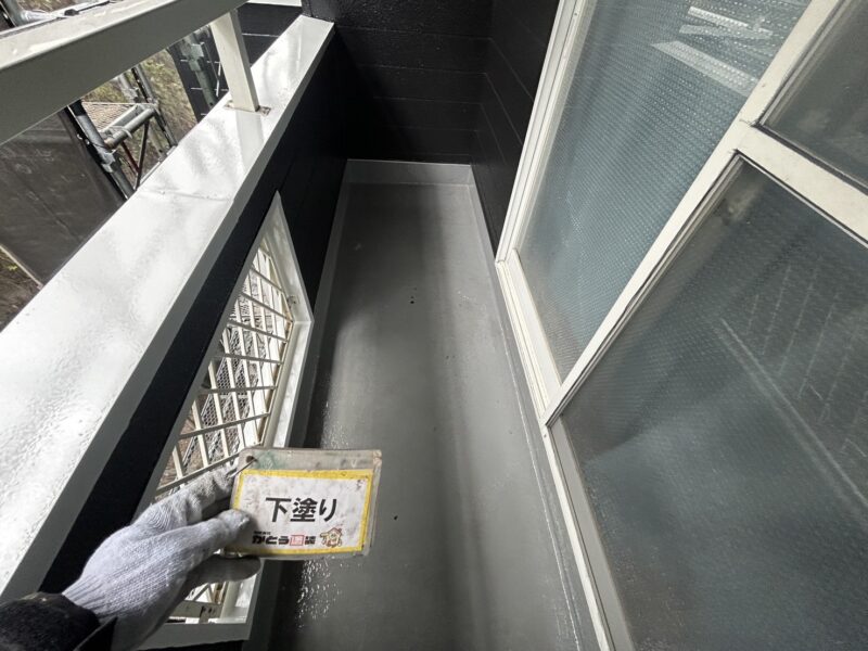 下塗り完了しました。