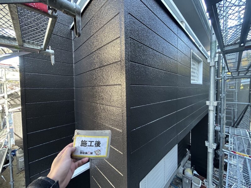 紫外線や酸性雨に強く、長期間色褪せ・劣化を防ぐ耐久性が非常に高いハイグレードな塗料を使用しています。