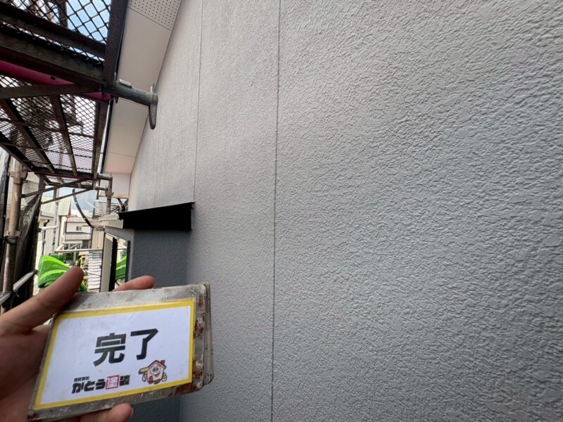 下地を整える作業から丁寧に施工し、どこにひび割れがあったか分からないくらい綺麗になりました。