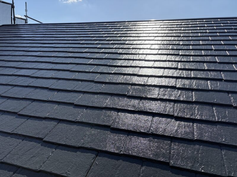 遮熱性能だけでなく、防カビ・防藻性、低汚染性と汚れにも強いのが特徴です。