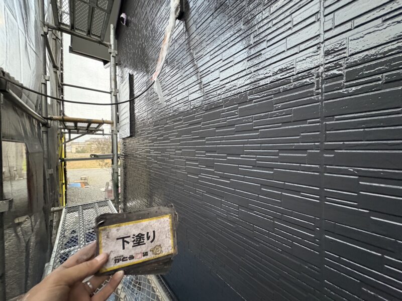 下塗り完了しました。