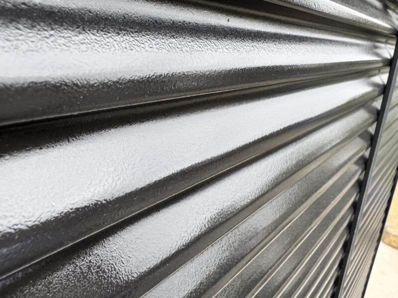 付帯部は耐候性の高い塗料で塗り替え、艶はもちろん耐久性も向上しています。